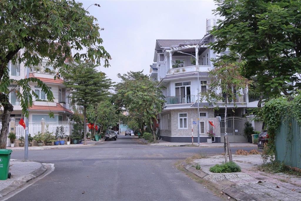 Bán đất biệt thự 12.5x18.5m hướng tây giá 155 triệu/m2 kdc sadeco ven sông.  0989 866 ***
