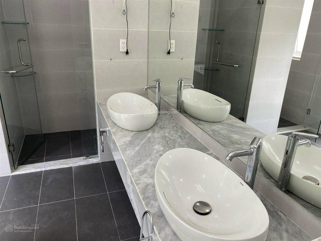 Cho thuê nhà phố full nội thất kdc him lam chỉ 45 triệu/tháng có 5pn,  0989 866 ***