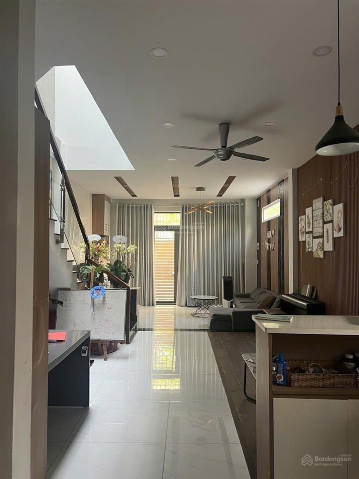 Nhà phố tđc phú mỹ 90m2 giá 11 tỷ  view bờ hồ gần công viên  đường d5a
