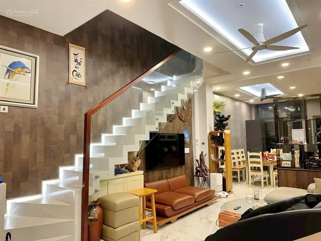 Nhà phố đẹp chỉ 13 tỷ kdc công ích q4  đối diện chung cư  đường số 3