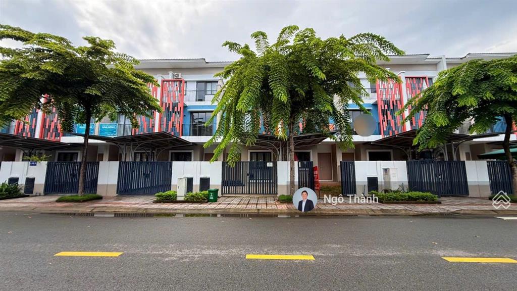 Căn liên kế 1 trệt 2 lầu dự án sun casa central cần bán nhanh
