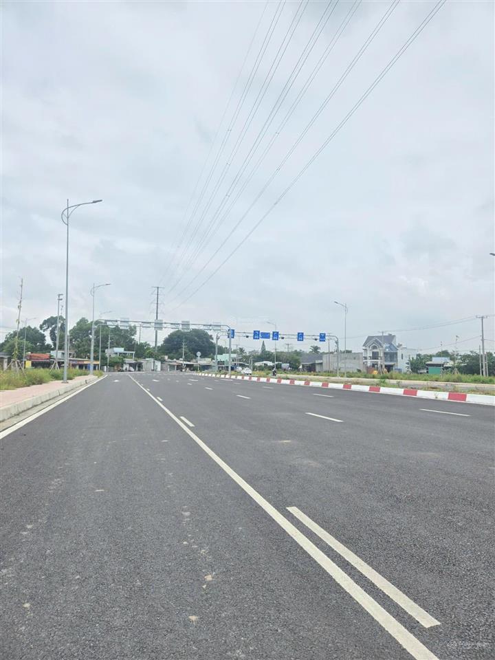 Chính chủ gửi bán miếng đất mặt tiền đường 25c tuyến chính đi vào sân bay quốc tế long thành