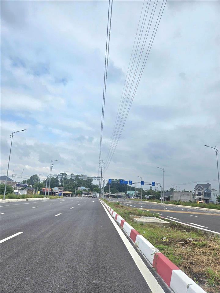 Chính chủ gửi bán miếng đất mặt tiền đường 25c tuyến chính đi vào sân bay quốc tế long thành