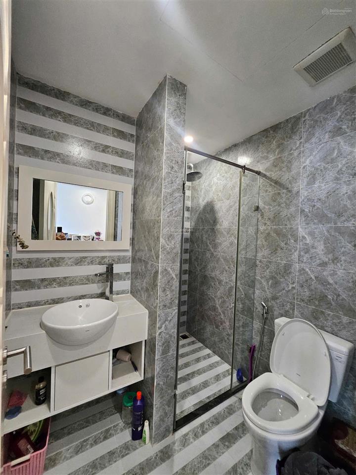 Cho thuê căn hộ ecocity việt hưng diện tích 78m2 . 2 ngủ 2 vệ sinh . tầng trung view thoáng