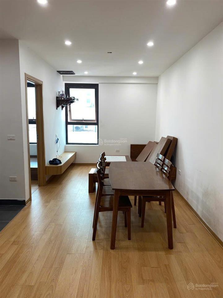 Cho thuê ở ngay căn hộ 2 phòng ngủ 2 phòng wc , diện tích 66m2 nội thất mới làm sạch sẽ valencia