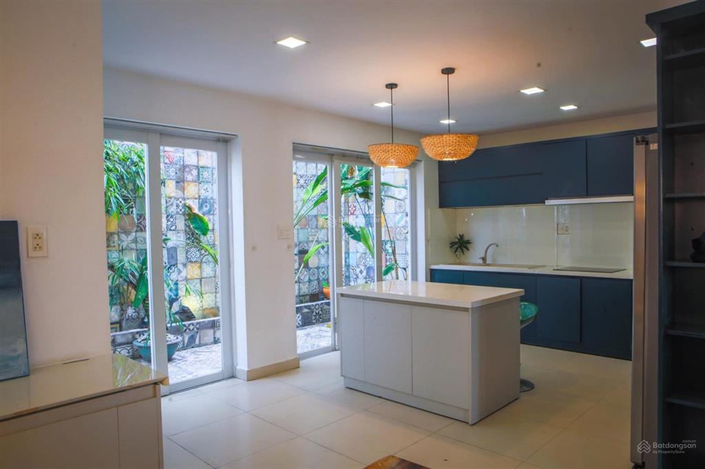 Bán biệt thự mặt tiền đường số thảo điền giá 40 tỷ