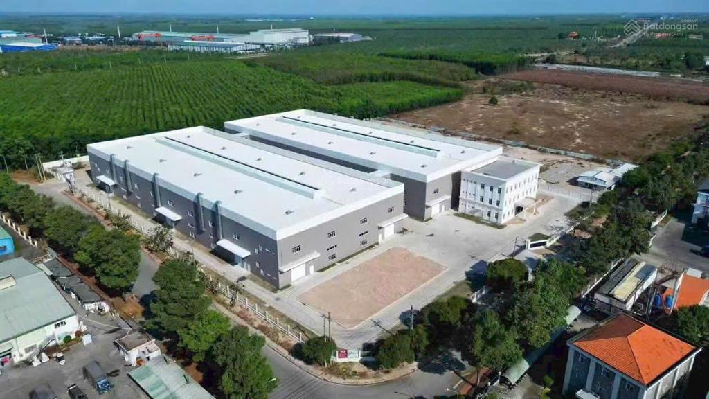 Cho thuê nhà xưởng 2 tầng trong khu công nghiệp đất cuốc bình dương