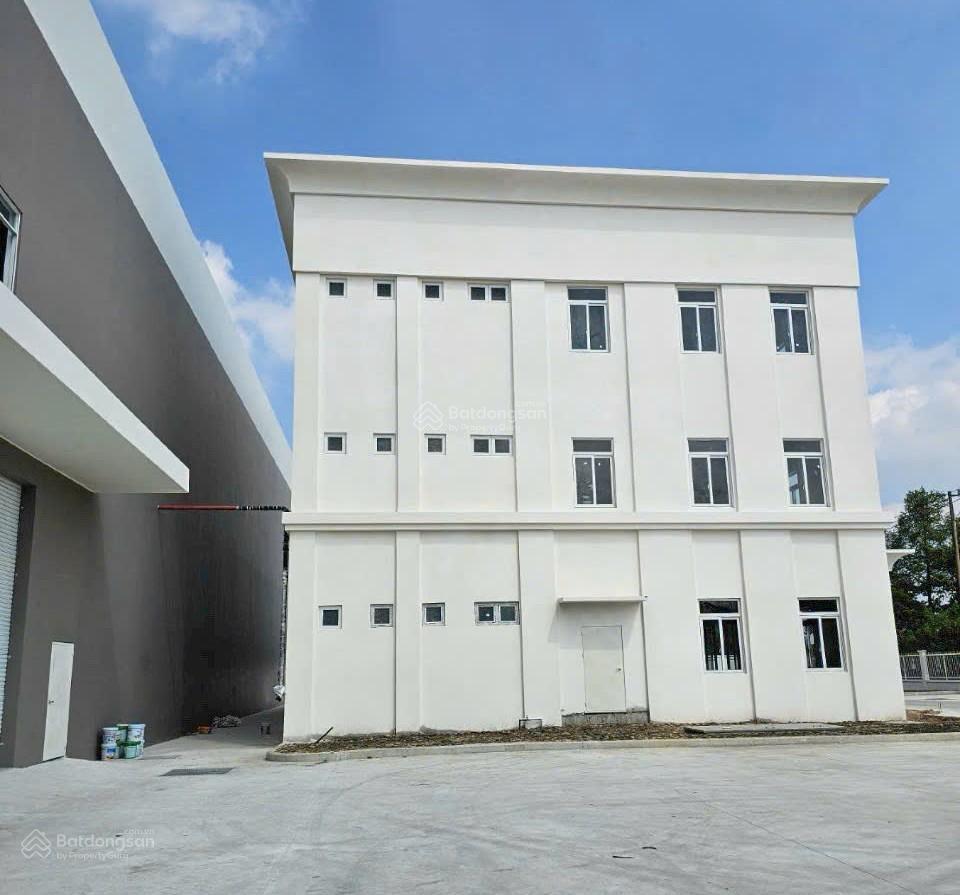 Cho thuê nhà xưởng 2 tầng trong khu công nghiệp đất cuốc bình dương