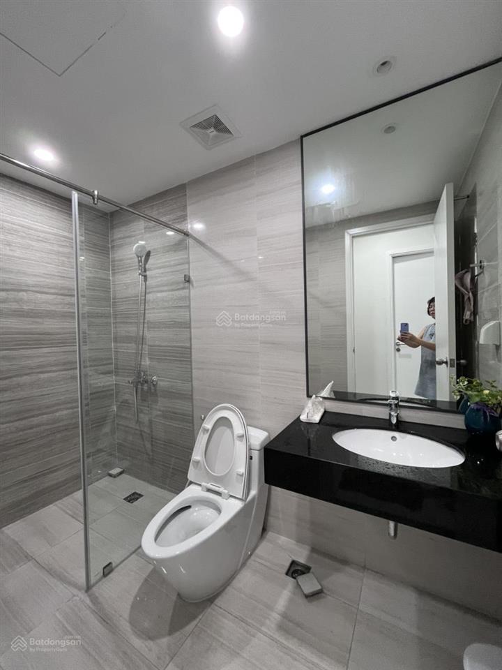 Cho thuê căn hộ tầng 31 hướng đông nam full nội thất cao cấp (nhà mới, chưa ai từng ở) 8tr/tháng.