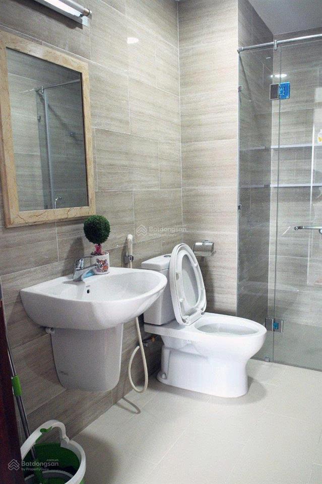 Cho thuê lâu dài căn hộ 2 pn, tầng 17, view biển, yên tĩnh. giá 12tr/tháng