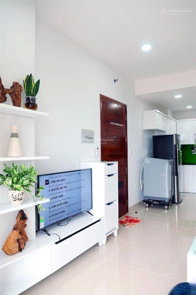 Cho thuê lâu dài căn hộ 2 pn, tầng 17, view biển, yên tĩnh. giá 12tr/tháng
