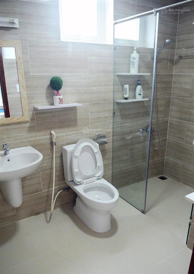 Cho thuê lâu dài căn hộ 2 pn, tầng 17, view biển, yên tĩnh. giá 12tr/tháng
