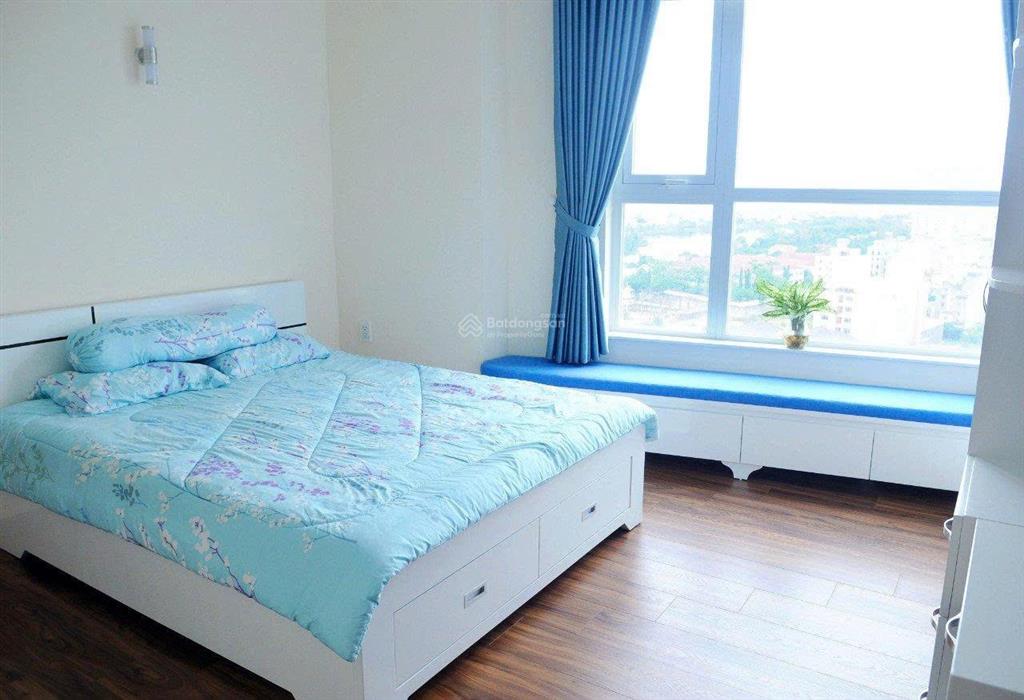 Cho thuê lâu dài căn hộ 2 pn, tầng 17, view biển, yên tĩnh. giá 12tr/tháng