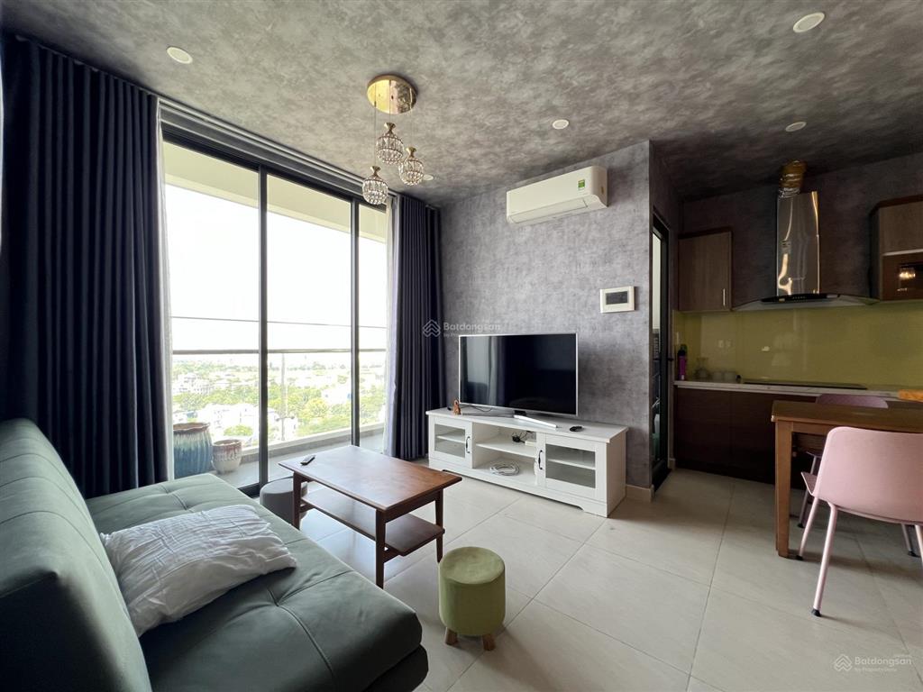 Căn hộ 80m2 đầy đủ nội thất view landmark 81 và sông saigon