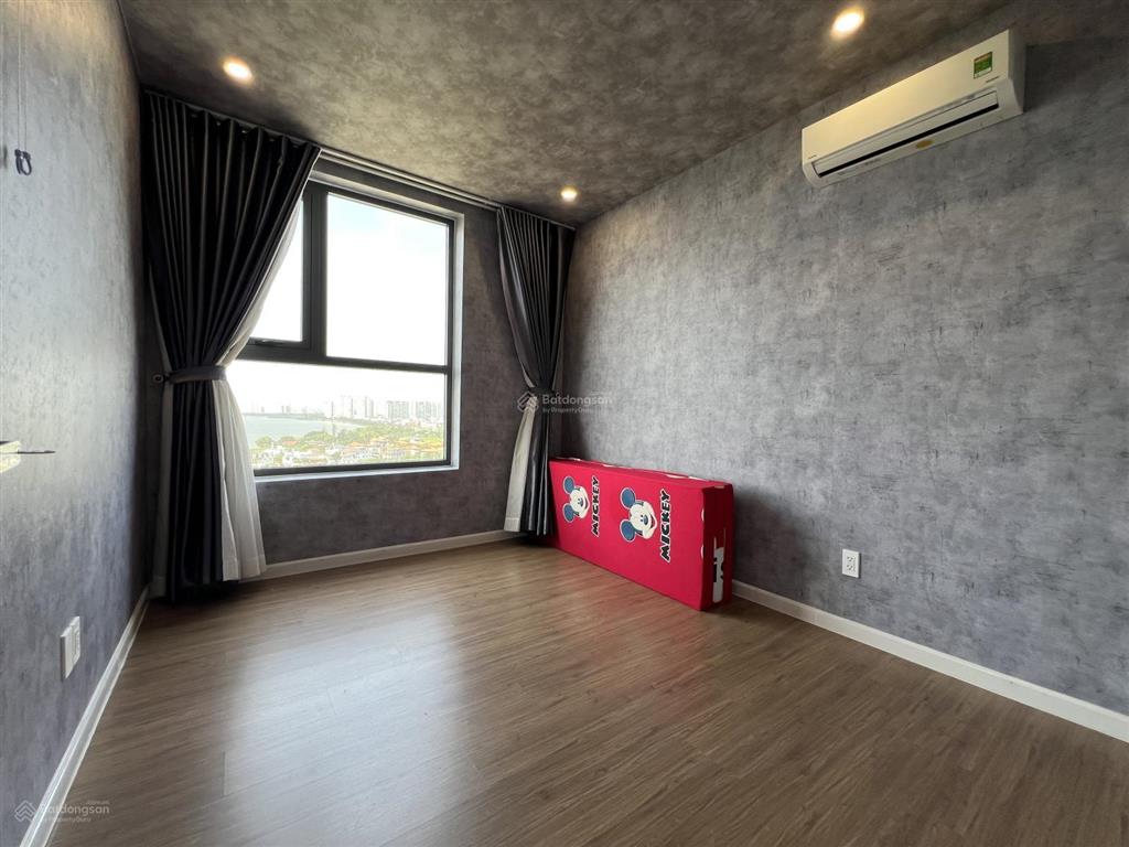 Căn hộ 80m2 đầy đủ nội thất view landmark 81 và sông saigon