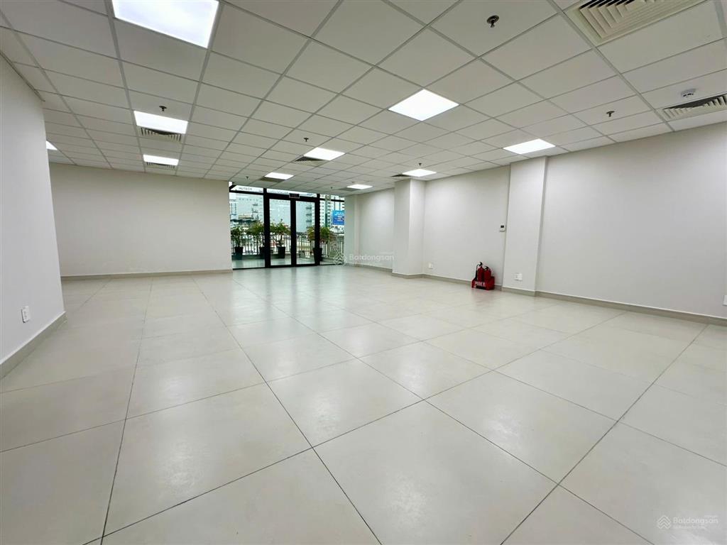 Văn phòng mớinhiều diện tích lựa chọn từ 75 đến 305m2 mỗi sànnổi bật với không gian xanh hiện đại