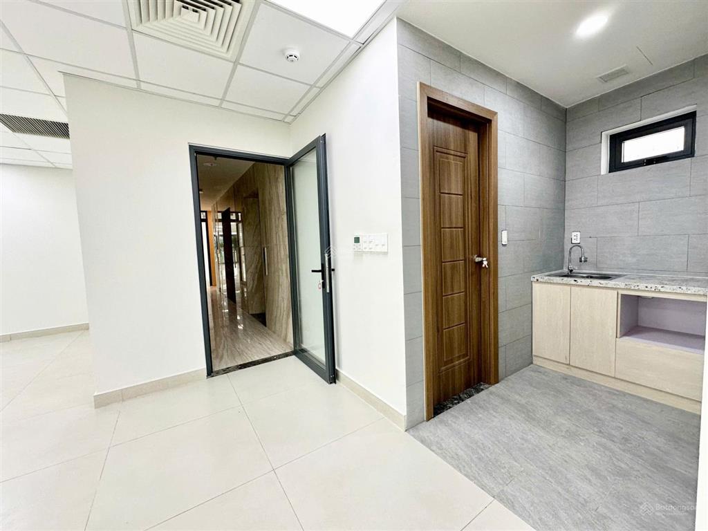 Văn phòng mớinhiều diện tích lựa chọn từ 75 đến 305m2 mỗi sànnổi bật với không gian xanh hiện đại