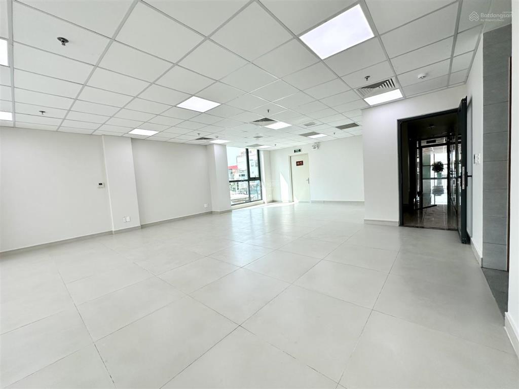 Văn phòng mớinhiều diện tích lựa chọn từ 75 đến 305m2 mỗi sànnổi bật với không gian xanh hiện đại
