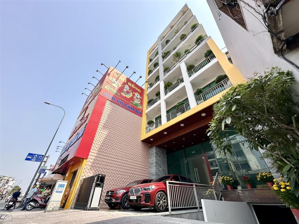 Văn phòng mớinhiều diện tích lựa chọn từ 75 đến 305m2 mỗi sànnổi bật với không gian xanh hiện đại