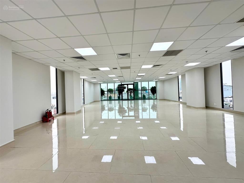 Văn phòng mớinhiều diện tích lựa chọn từ 75 đến 305m2 mỗi sànnổi bật với không gian xanh hiện đại