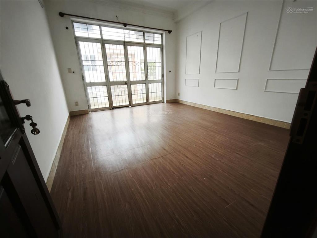 Cho thuê nhà 3 tầng 162m2, ngay starbucks ông ích khiêm phù hợp văn phòng, spa, livestream