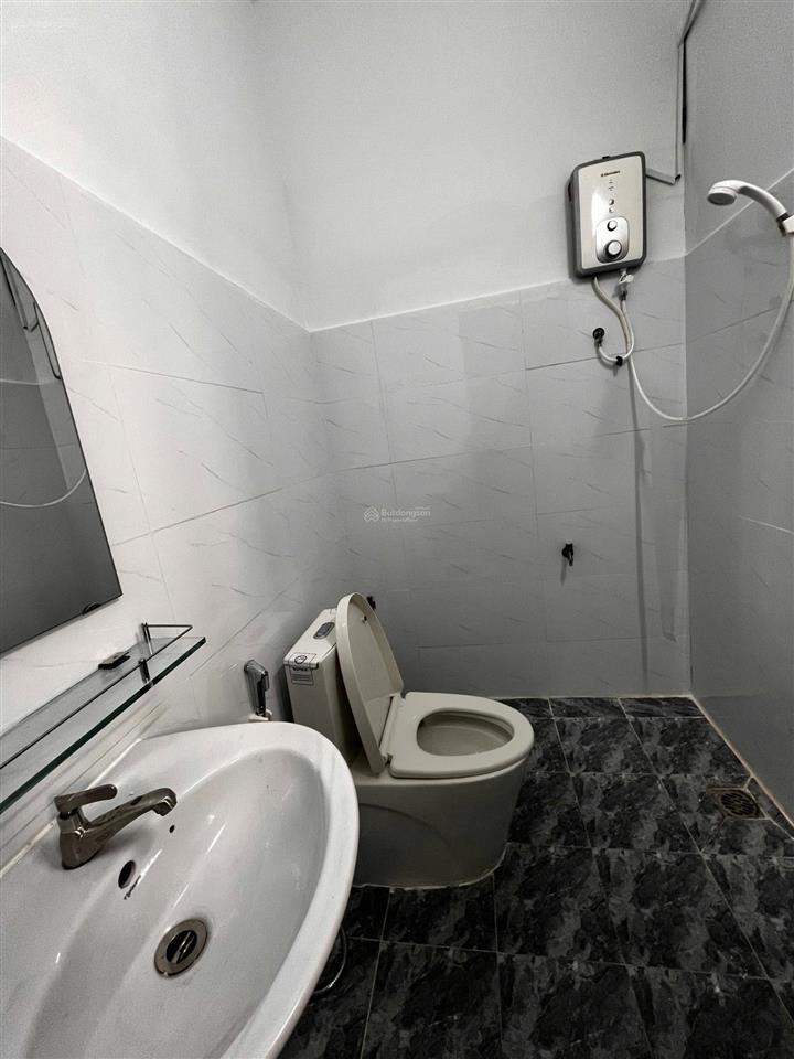 25/83 cửu long chính chủ cho thuê phòng, vào ở ngay, mang vali vào ở không cần mua sắm, giá 6 triệu