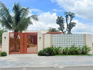 Nhà vườn mới đẹp gần biển dt 367m210x36160m2 thổ cư
mặt tiền đường nhựa 8m gần quốc lộ( 800m)