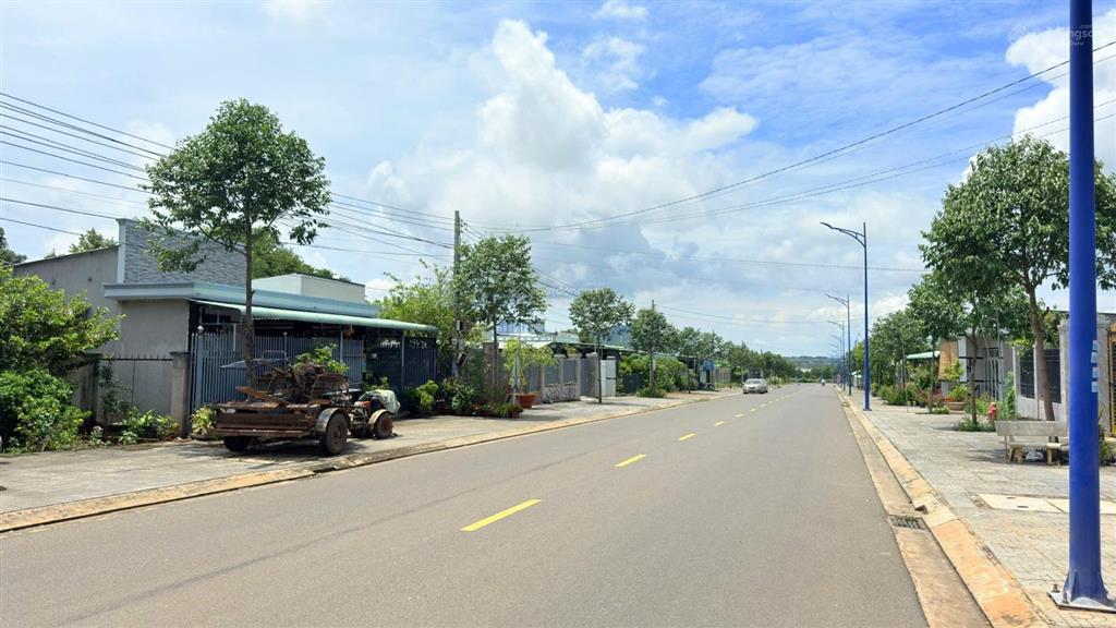 Bán đất trung tâm thị trấn đất đỏ. mặt tiền tạ văn sáu, diện tích 359m2