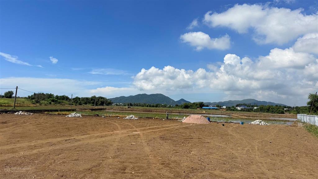 Lô nhà vườn đẹp gần biển  557m2, nở hậu 16m, view cánh đồng & núi minh đạm