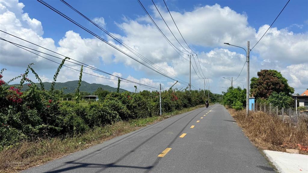 Lô nhà vườn đẹp gần biển  557m2, nở hậu 16m, view cánh đồng & núi minh đạm