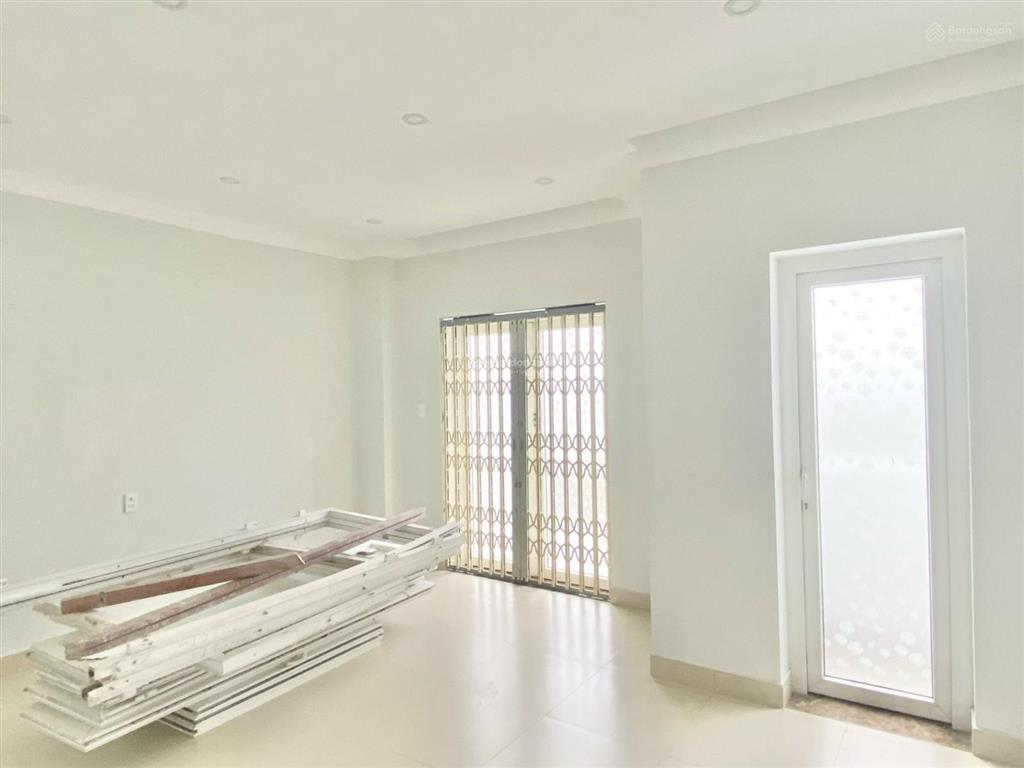 20.5 tỷ (5x20m) 1 trệt 3 lầu có thang máy. khu cityland z751 nguyễn oanh & trần thị nghỉ