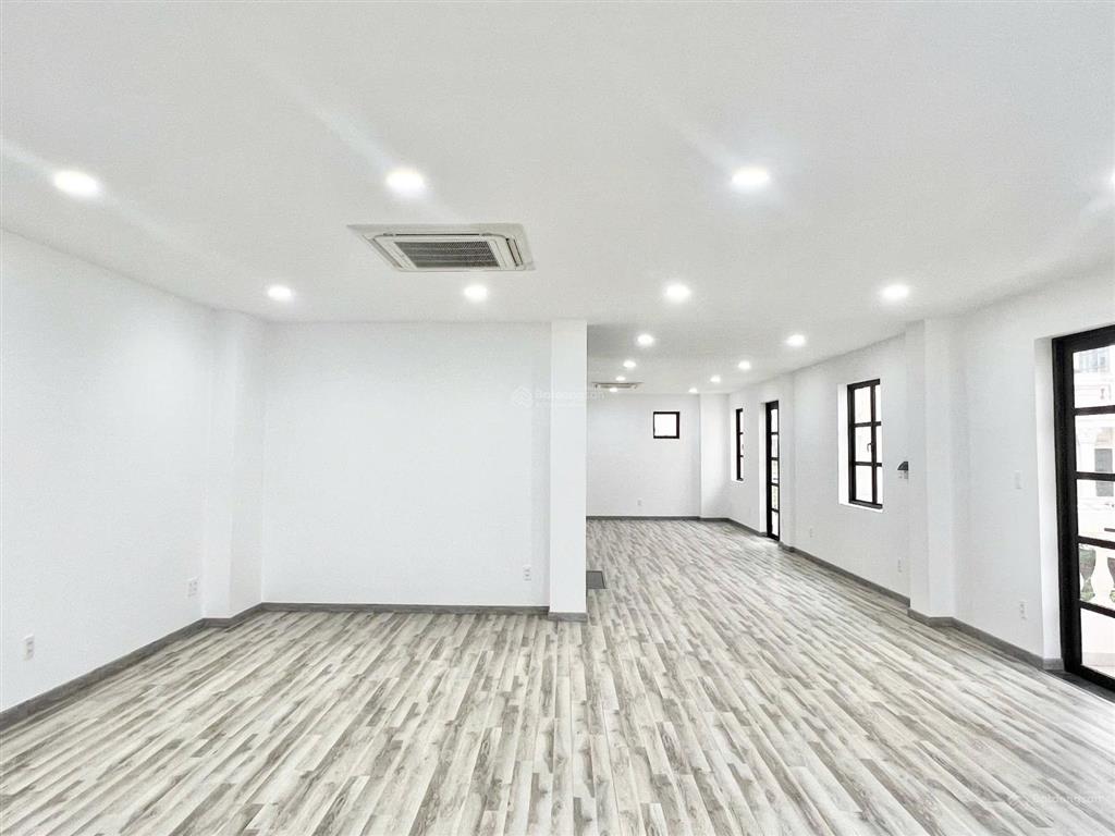 Cho thuê căn góc 2 mặt tiền đường số kdc cityland park hills (7x20m) 1 hầm 4 lầu