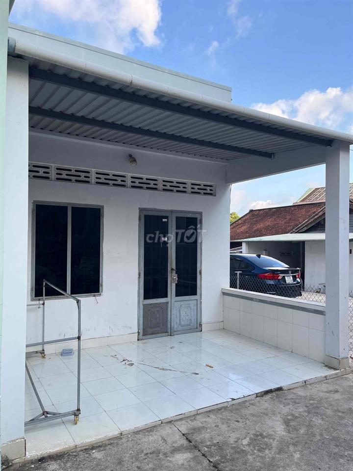nhà cấp 4 chính chủ (mặt tiền hẻm) trung tâm