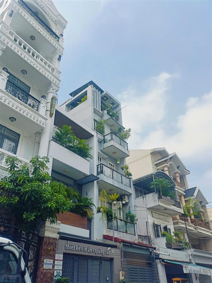 10,5 tỷ .( 60m2) .hxh 90 đường trần văn ơn hẻm 12m. q tân phú. dt 4x15m.