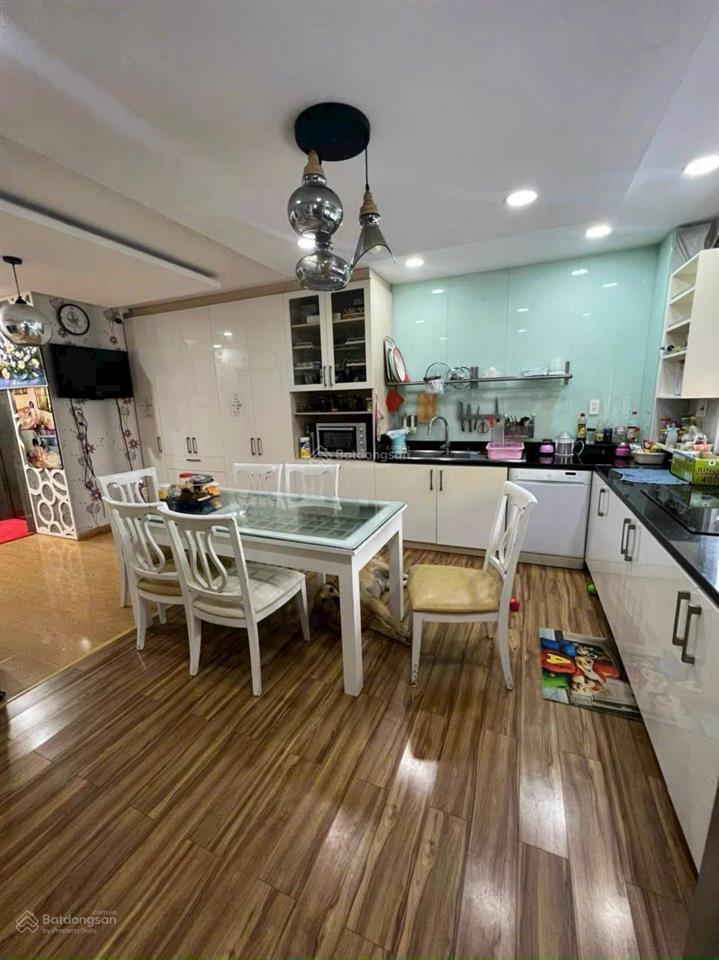 9,8 tỷ. nhà mới 4 tầng. hxh cách mặt tiền 30m đường tân hương. q tân phú. 4x16m.