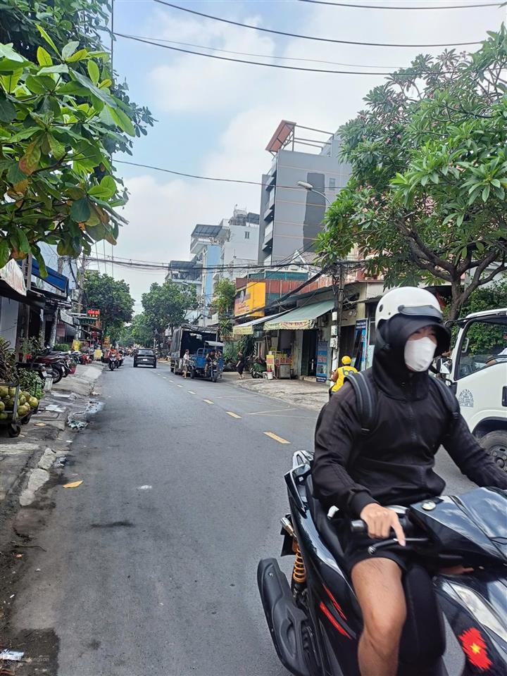 10,5 tỷ .( 84m2) .hẻm 10m đường trần văn ơn q tân phú. dt 5,5x18m.