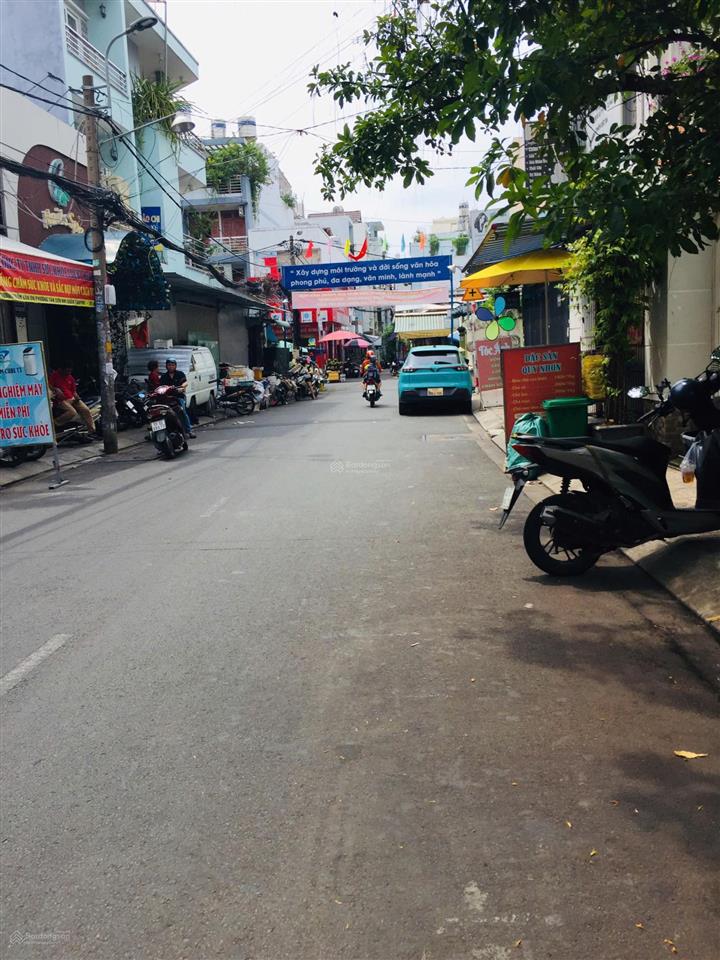 10,5 tỷ .( 84m2) .hẻm 10m đường trần văn ơn q tân phú. dt 5,5x18m.