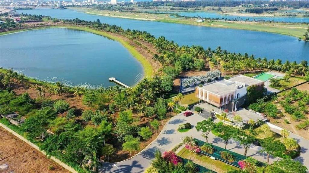 Chính chủ gửi bán biệt thự 216m2 tặng nhà thô khu đô thị fpt đà nẵng