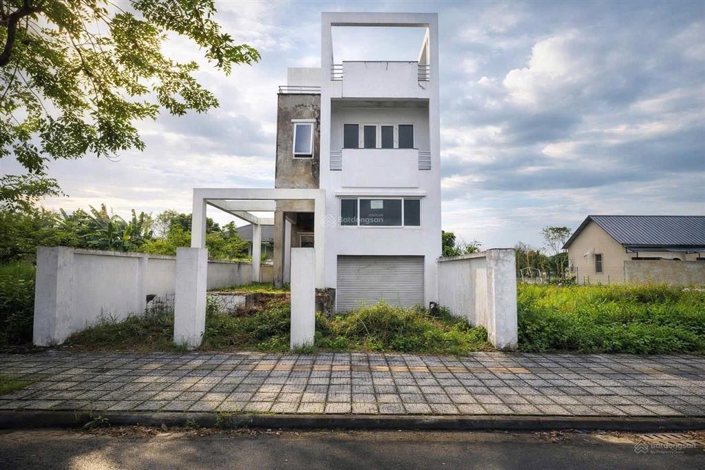 Chính chủ gửi bán biệt thự 216m2 tặng nhà thô khu đô thị fpt đà nẵng
