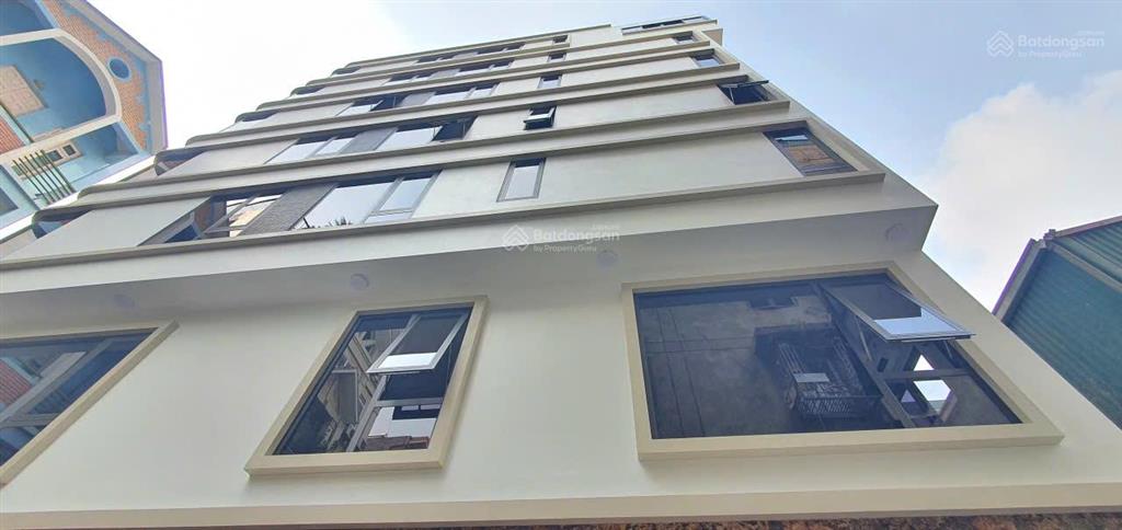 Siêu phẩm có 102 nguyễn trãi  75m2  build lô góc, 7 tầng thang máy xây mới  3 mặt ngõ.