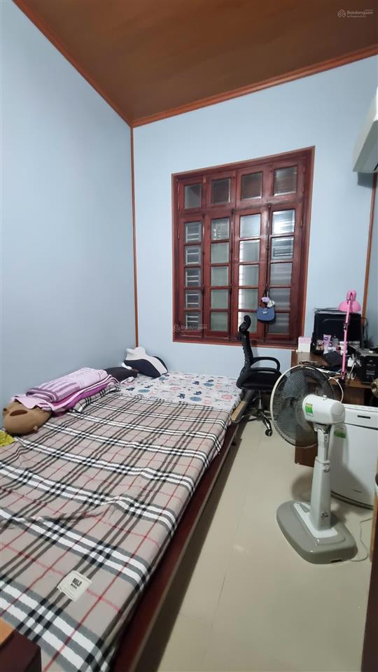 Chính chủ bán nhà dân xây, ngõ khoảng 10 mét, tại hoàng quốc việt