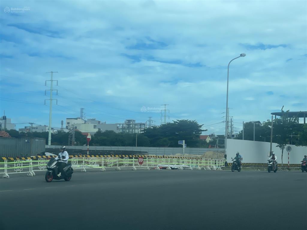Bán lô chương dương có đường 5m bên cạnh, ngay khán đài pháo hoa, đối diện đà nẵng downtown