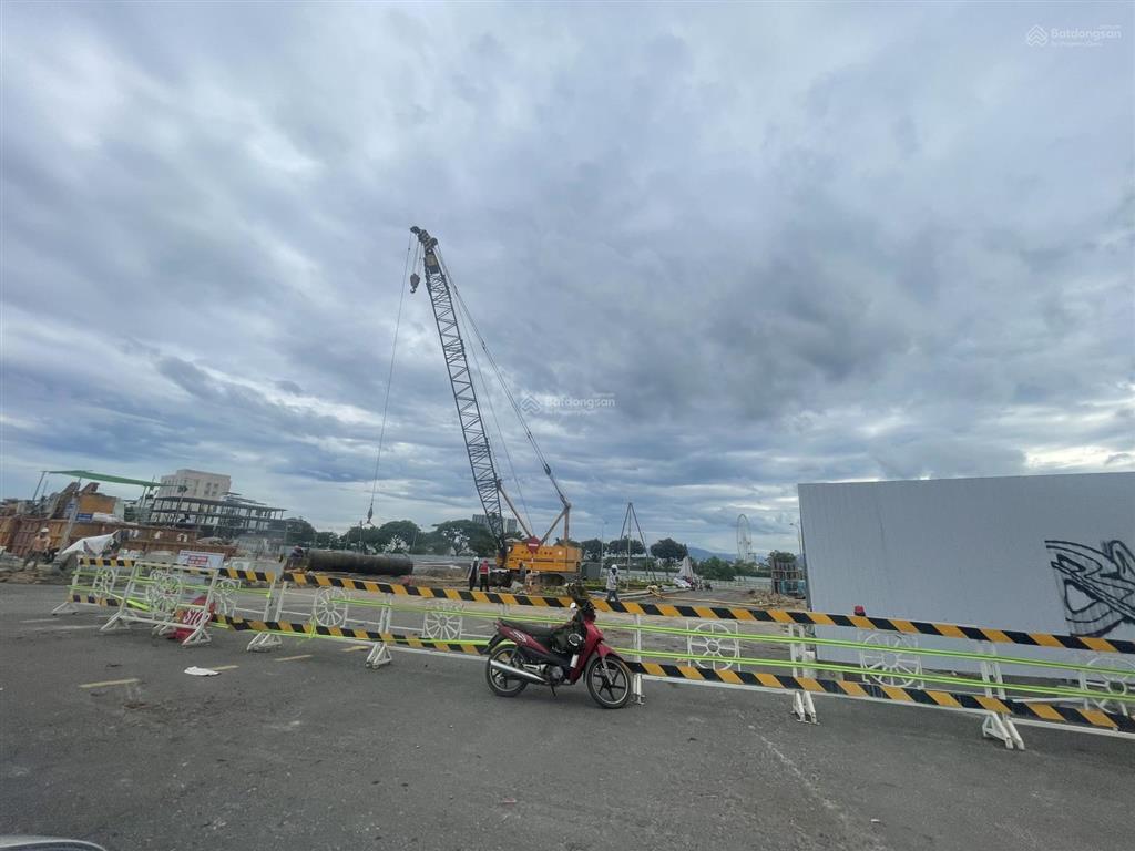 Bán lô chương dương có đường 5m bên cạnh, ngay khán đài pháo hoa, đối diện đà nẵng downtown