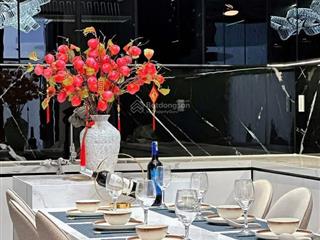 Rất gấp chủ đi mỹ cần bán gấp nhà 3 tầng full nội thấtmướt mờ khu vip hoà xuân đà nẵng