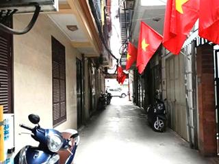 Sốc 5,95 tỷ cần tiền bán 6 tầng, 31 m2, nhà liền kề kđt định công, hn
