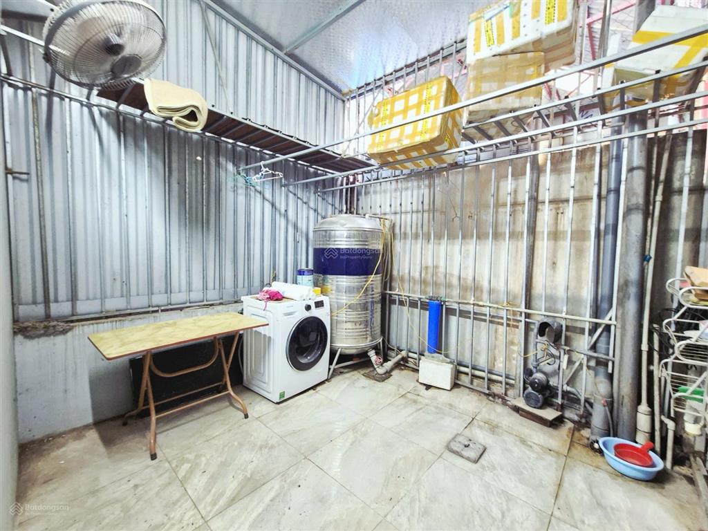 Cực sốc 5,7 tỷ bán gấp 6 tầng, 31 m2, nhà liền kề  kđt định công, thanh xuân, hà nội