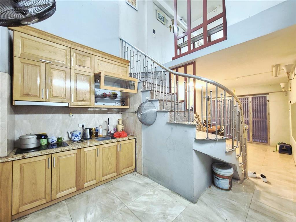 Cực sốc 5,7 tỷ bán gấp 6 tầng, 31 m2, nhà liền kề  kđt định công, thanh xuân, hà nội