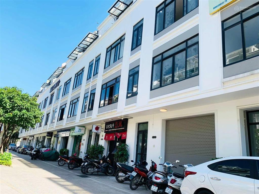 Cho thuê tầng 1, dt 120m2 thông sàn, mt 6m5 cực đẹp tại vinhome gardenia hàm nghi giá 25tr/tháng