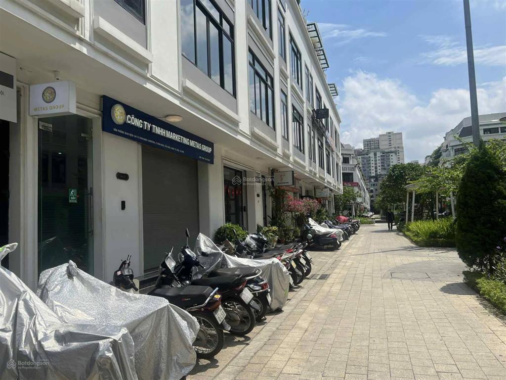 Cho thuê biệt thự vinhomes gardenia hàm nghi dt 95m2 x 5 tầng bàn giao đầy đủ cực đẹp