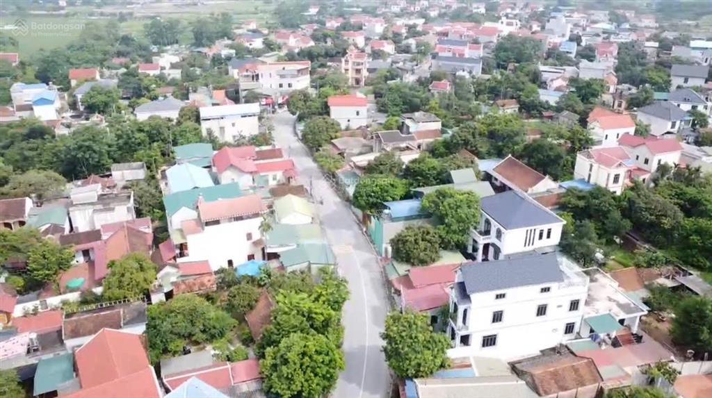 Bán lô đất 2 mặt tiền  full thổ cư vị trí đông thượng, xã phú cát, hà nội. diện tích 109m2